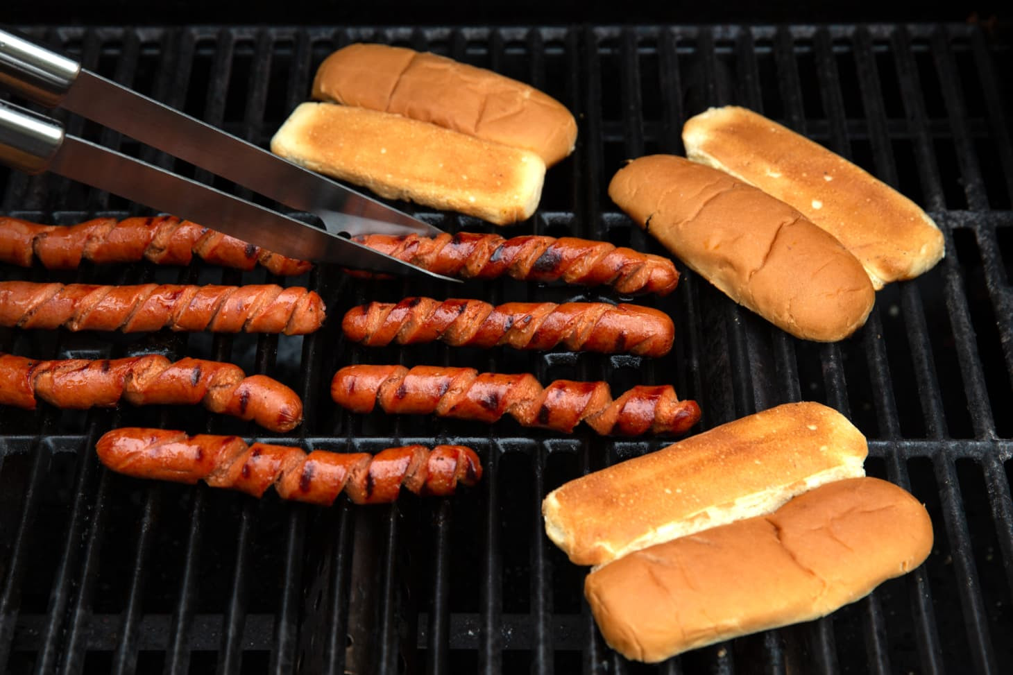 Best Way to Grill Hot Dogs Beautiful This is the Best Way to Grill Hot Dogs