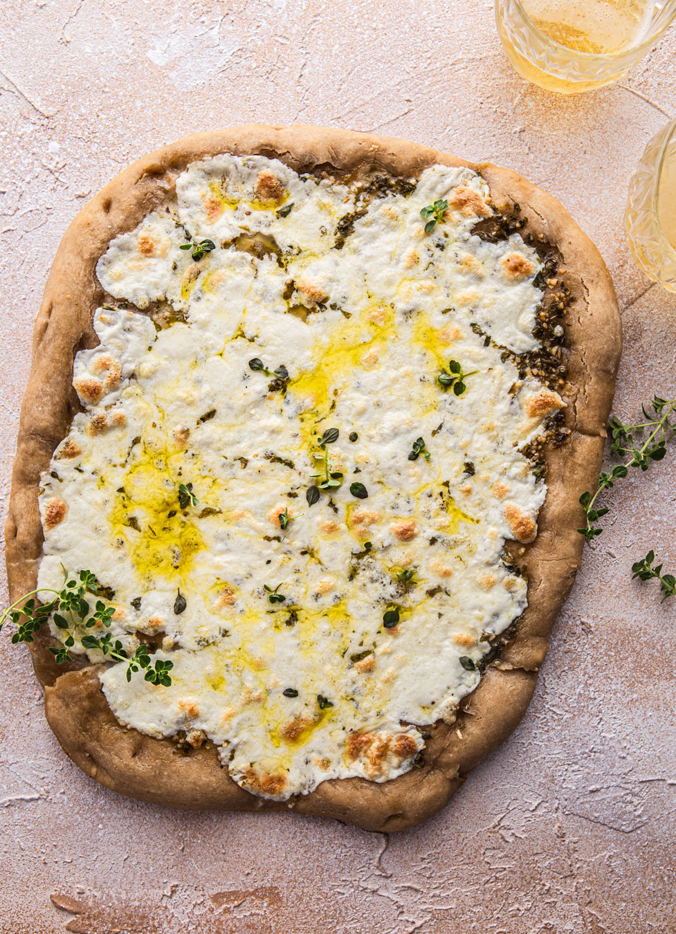 Olive Oil Pizza Sauce Beautiful Garlic Olive Oil Pizza without tomato Sauce Natteats